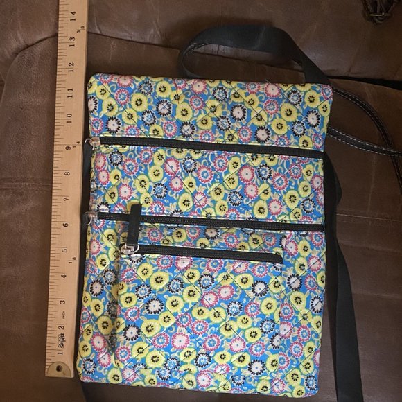NWOT Floral Quilted Crossbody Bag - Picture 5 of 6